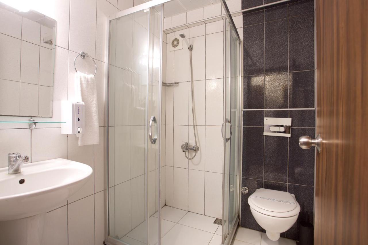 Budget Double or Twin Room,1419452481:JPEG