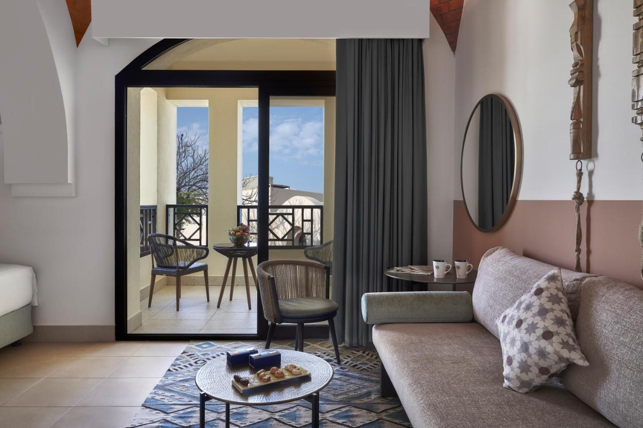 Guest Room Twin Beds