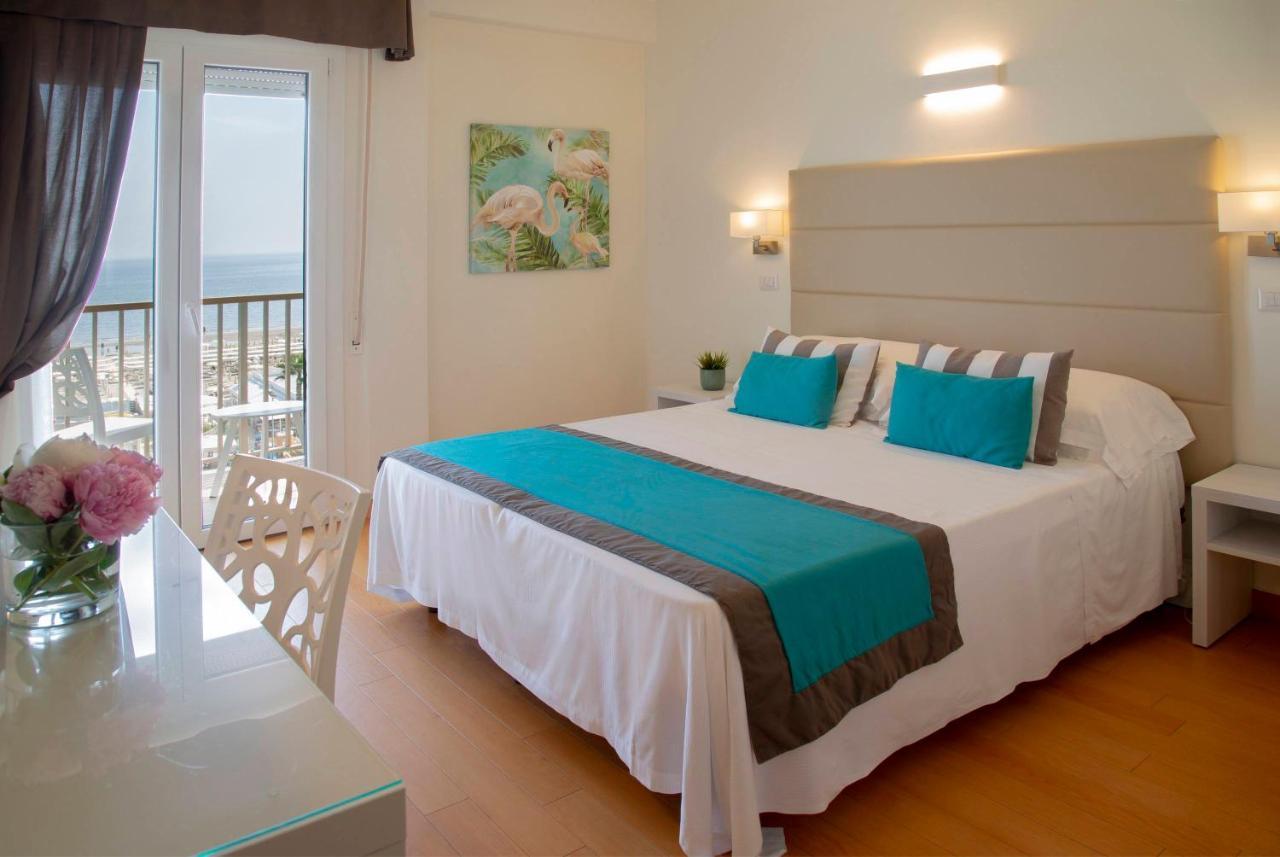 Classic Double or Twin Room Front Sea View
