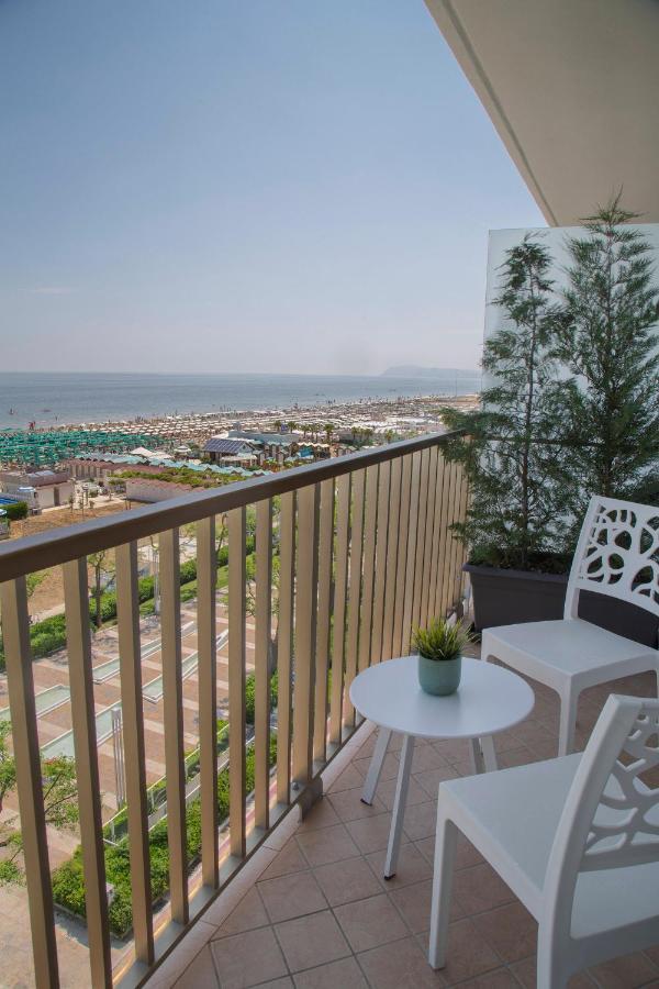 Classic Double or Twin Room Front Sea View