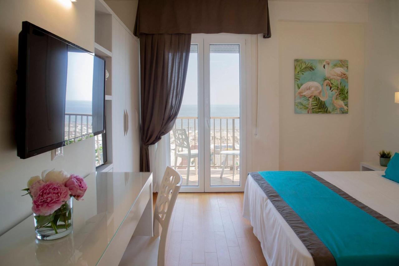 Classic Double or Twin Room Front Sea View