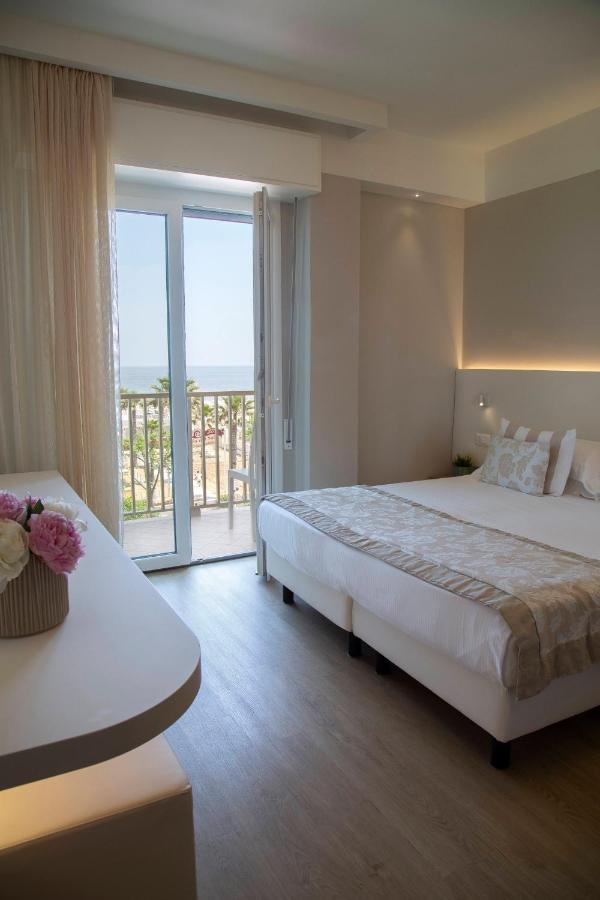 Superior Double Room Front Sea View