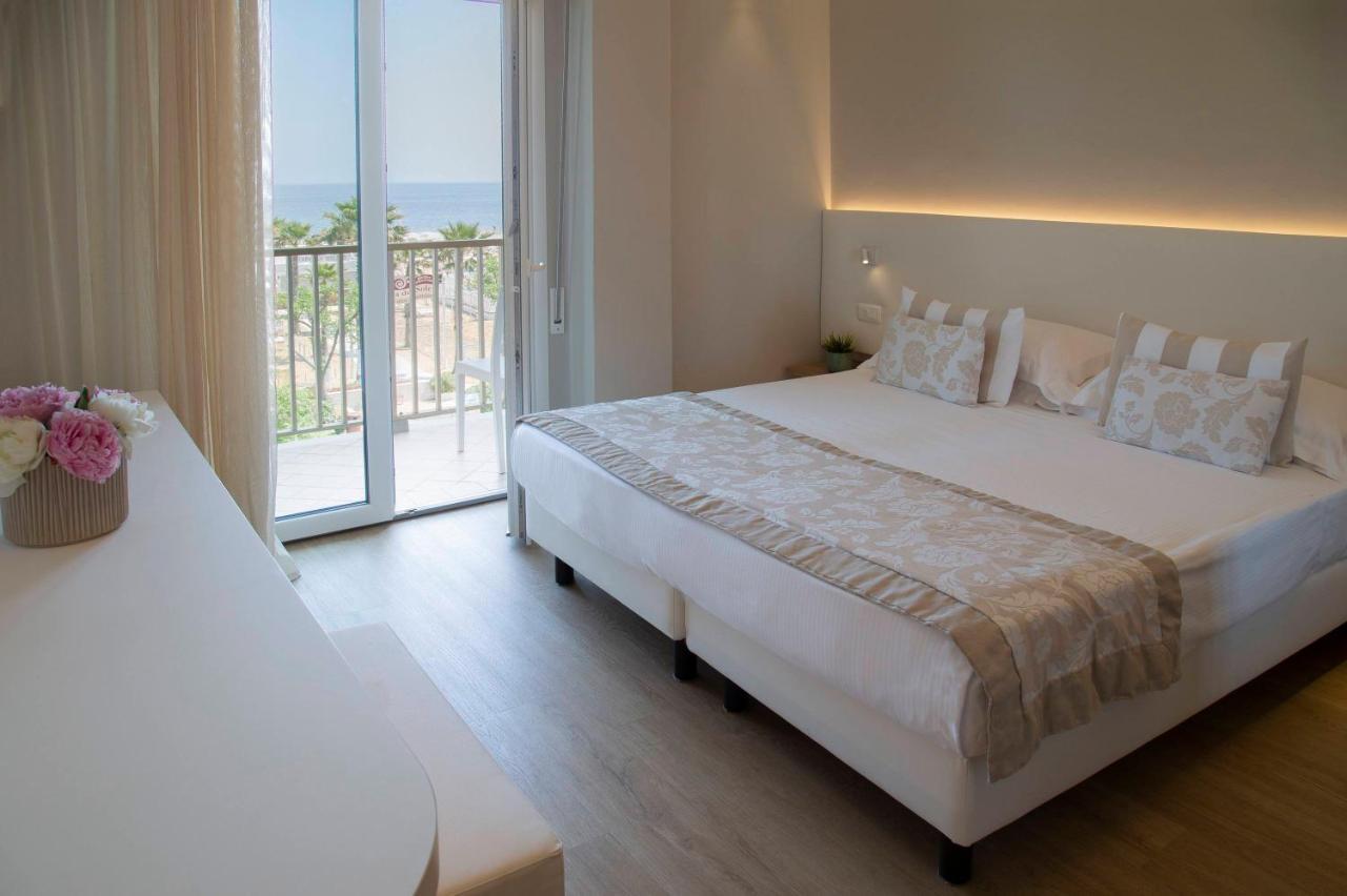 Superior Double Room Front Sea View