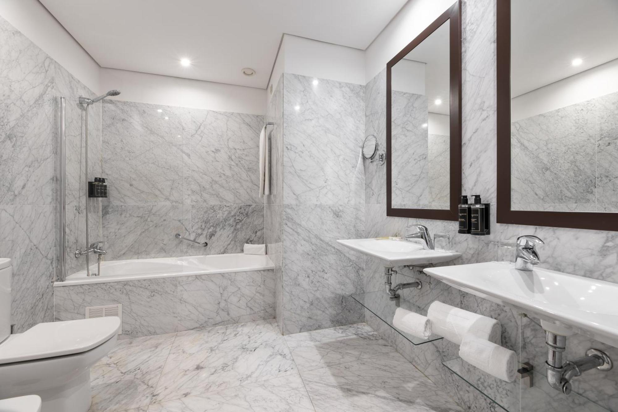 Junior Suite,1433179855:JPEG