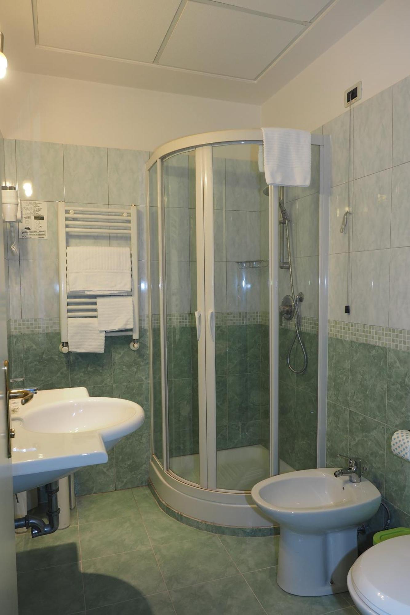 Tweepersoonskamer met 2 Aparte Bedden