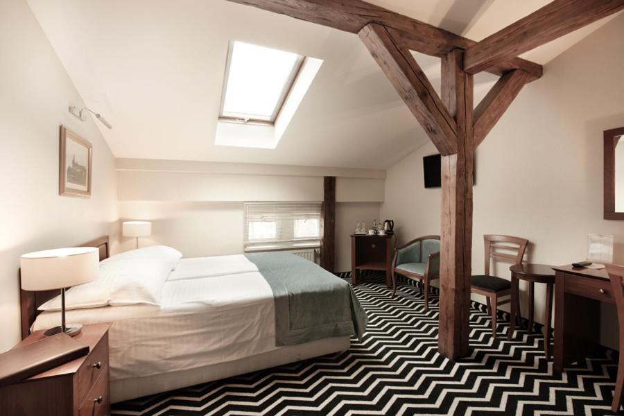 Triple Room,1661633924:JPEG