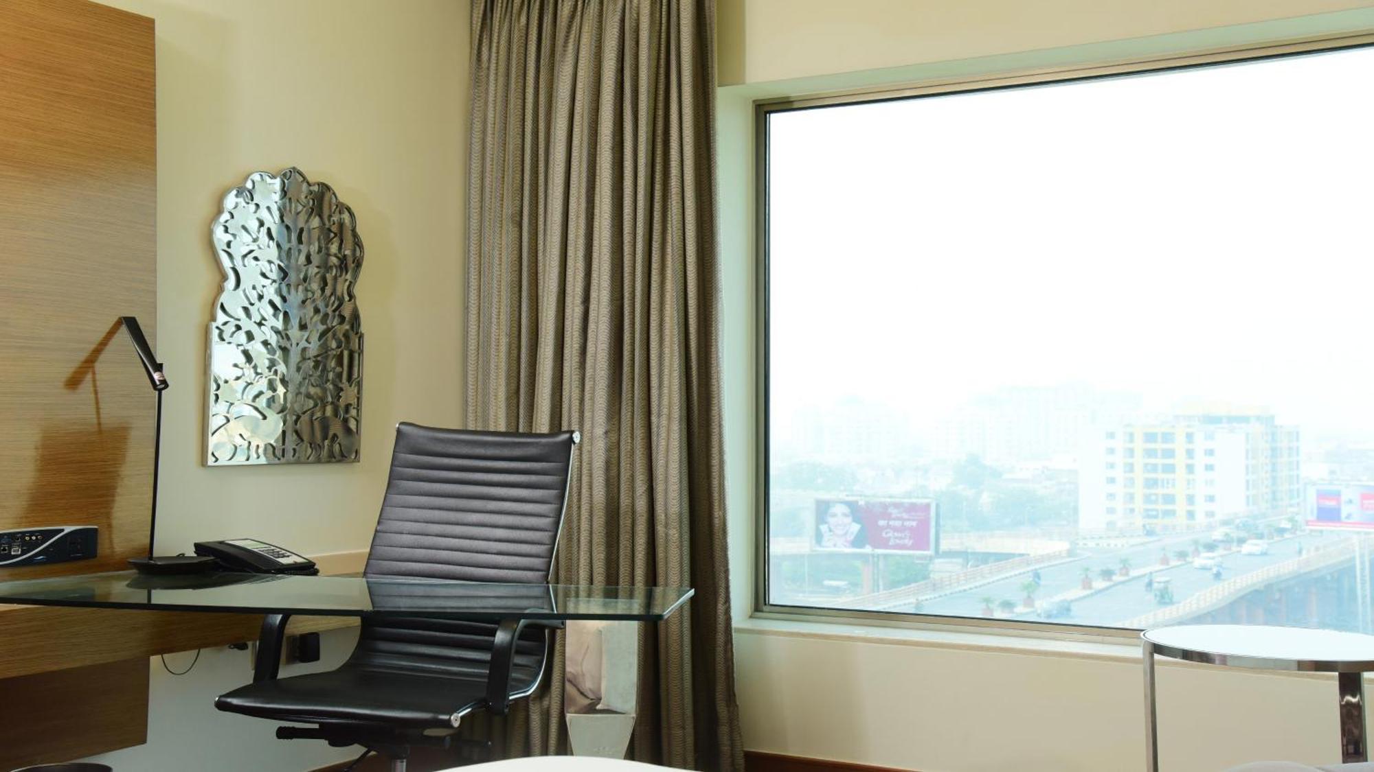 Standard Twin Room with City View