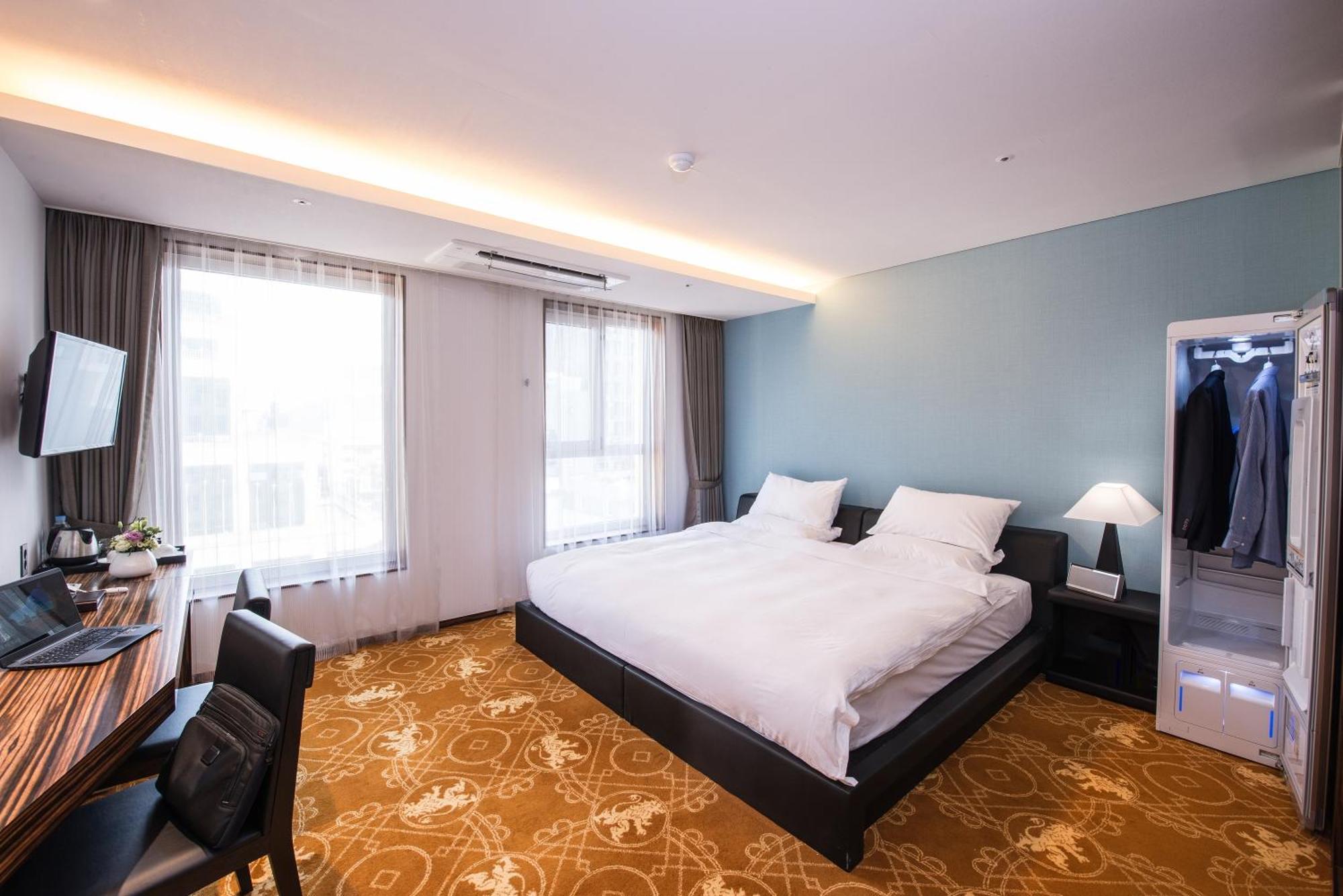 Superior King Room