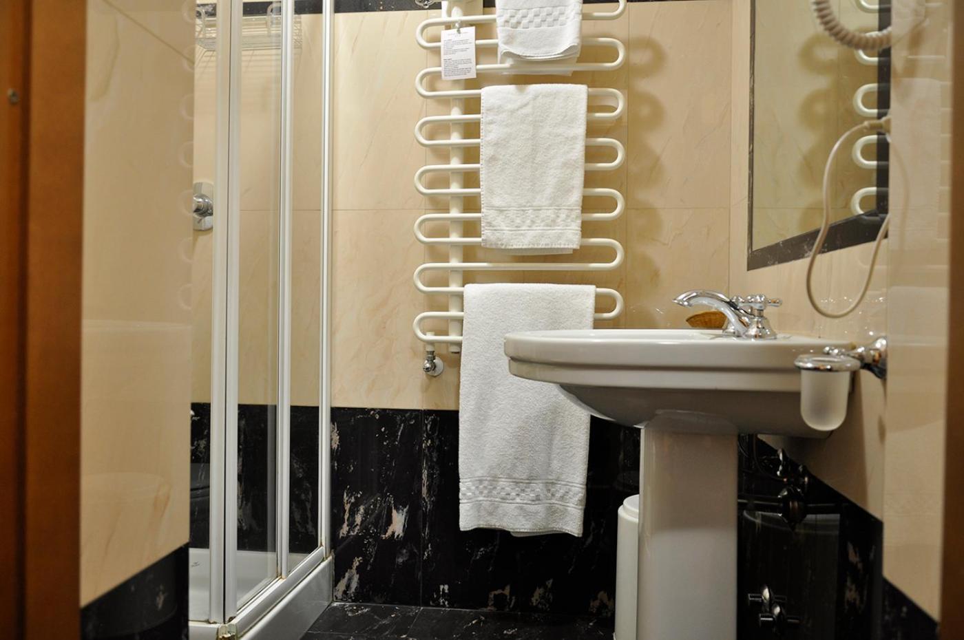 Budget Single Room,1499643133:JPEG