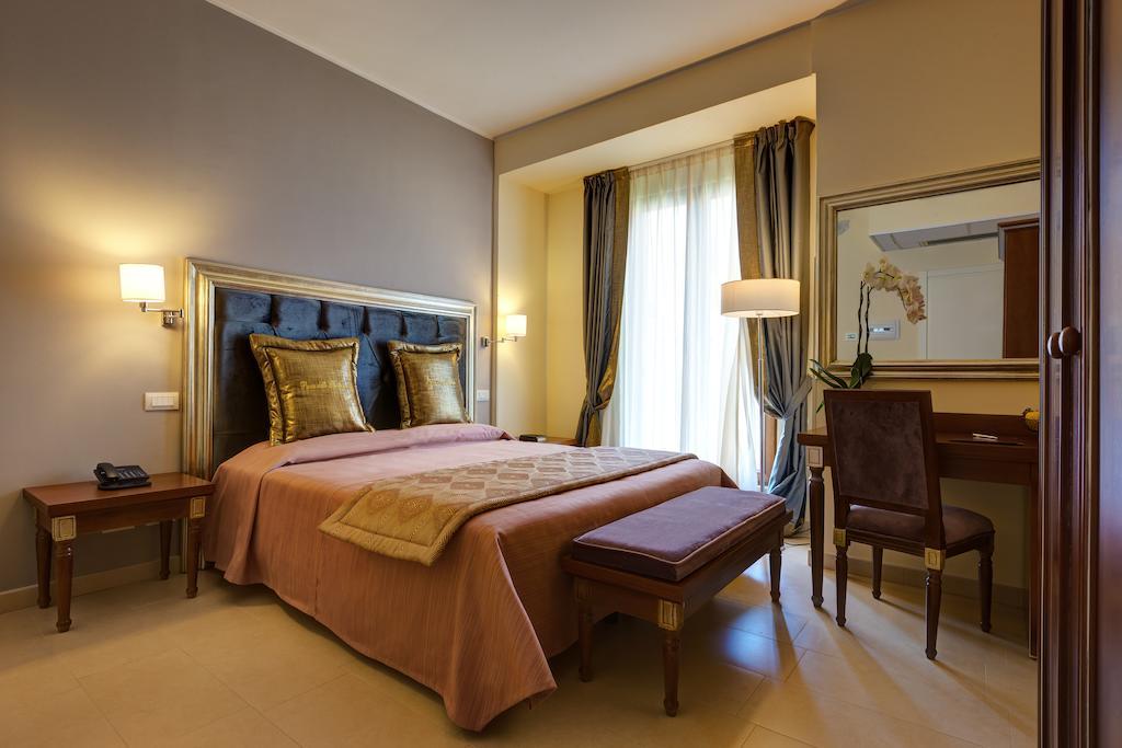 Double or Twin Room,1009824313:JPEG