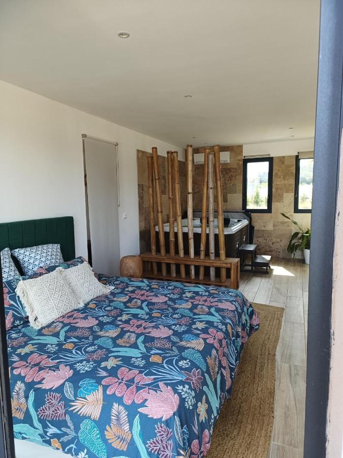 Deluxe Room,1637869925:JPEG