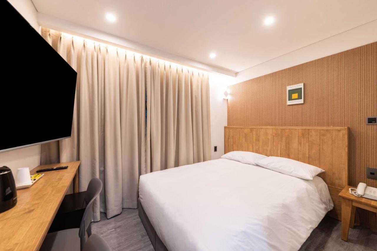 Standard Double Room,1469044226:JPEG