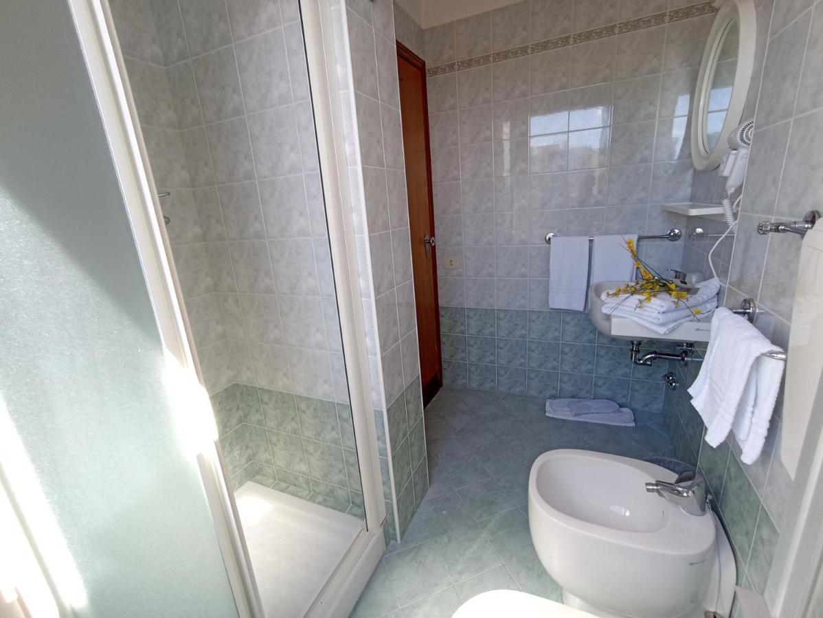 Deluxe Single Room Balcony,1469265830:JPEG