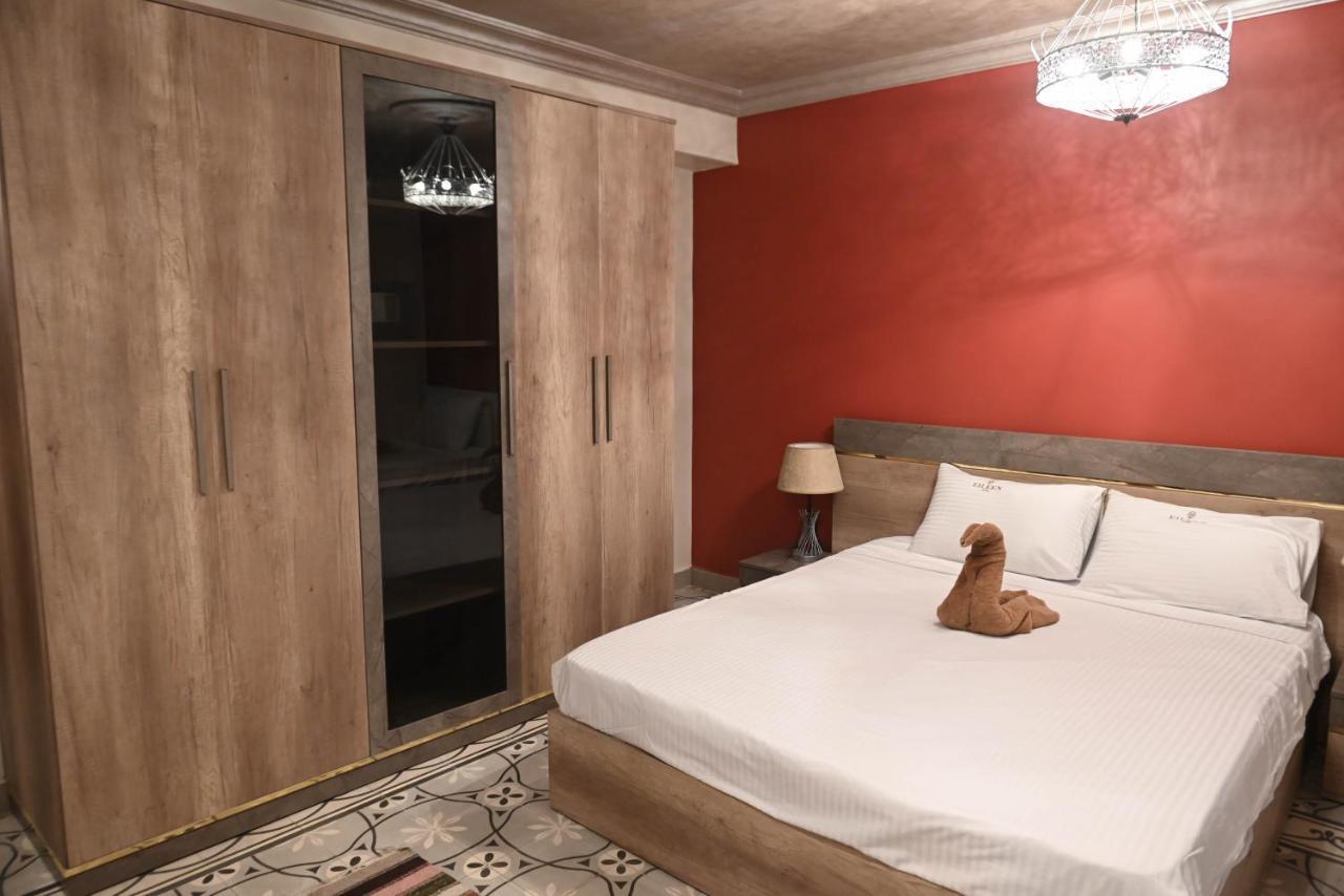 Family Room,1500842599:JPEG