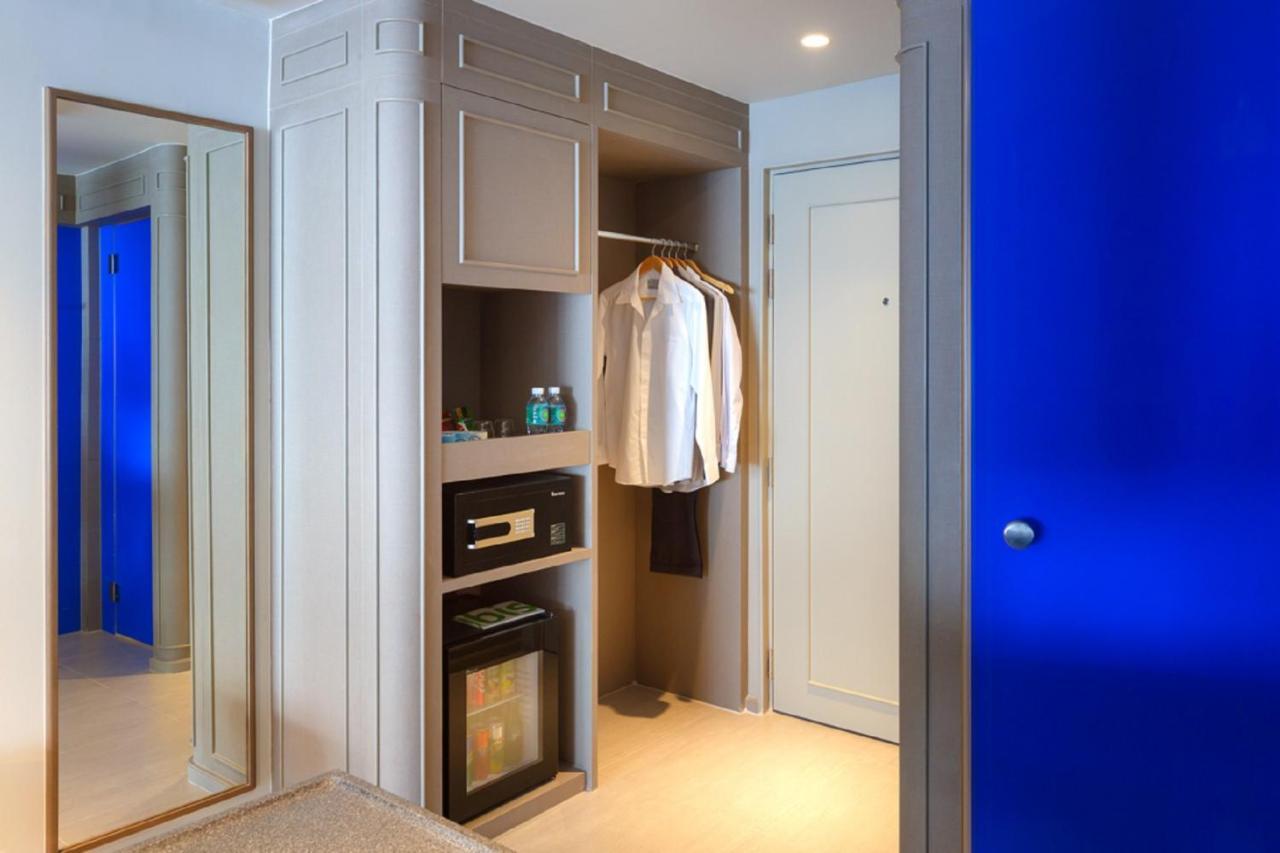 Family Room,1490615428:JPEG