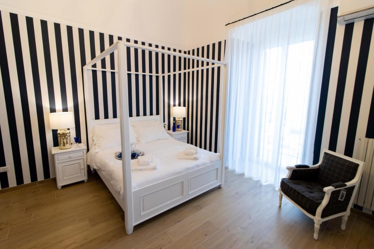 Deluxe Double Room with Balcony and Sea View