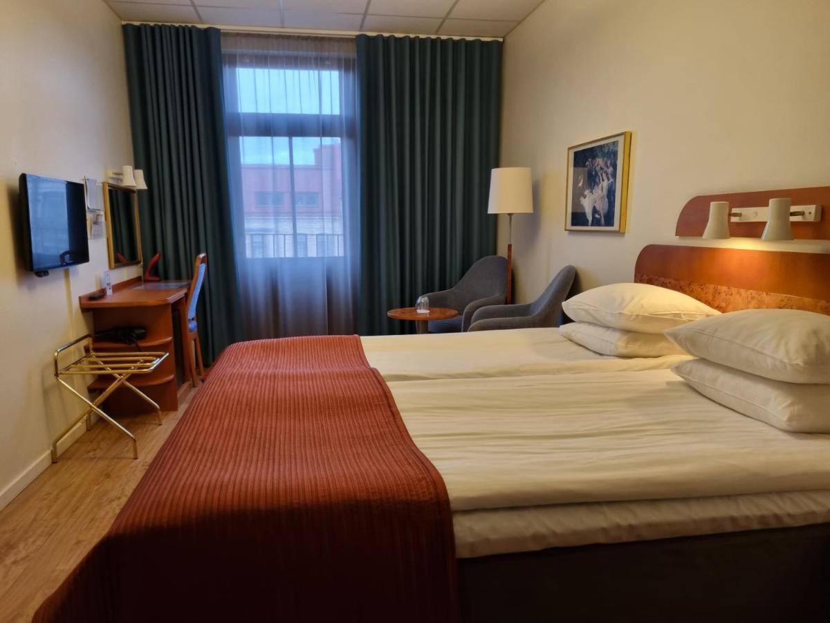Twin Room,1499142385:JPEG