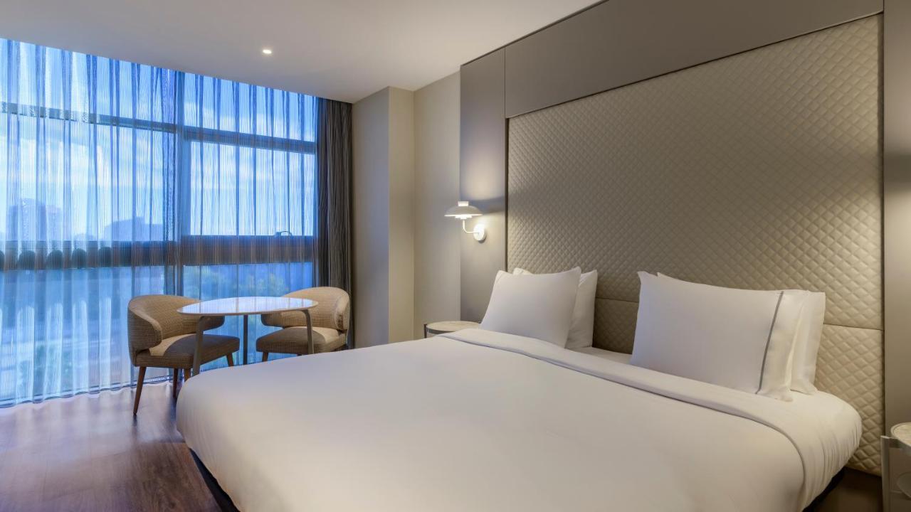 Habitación con cama extragrande