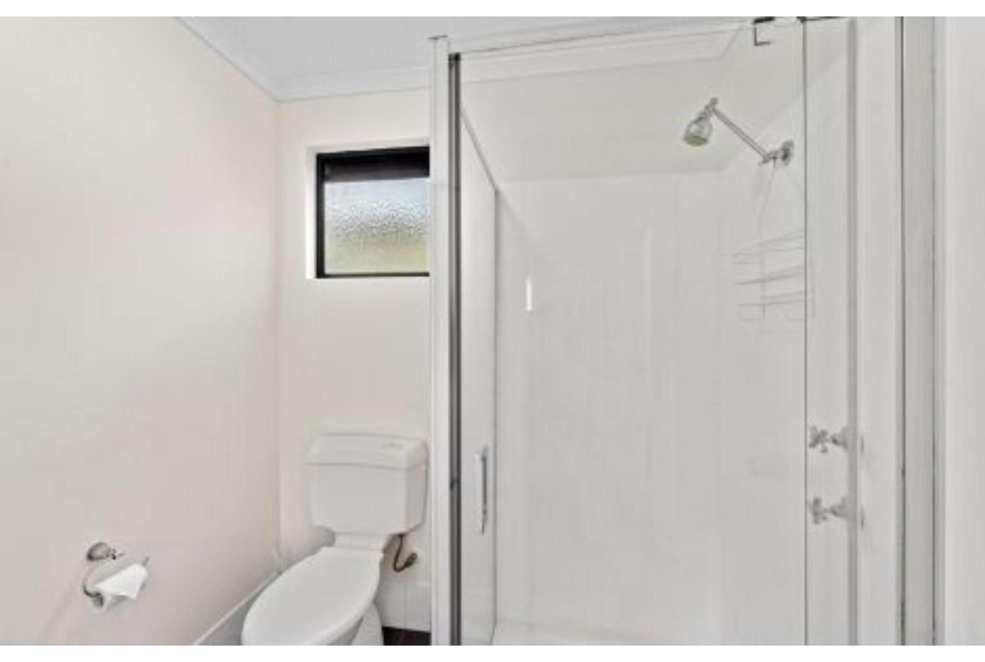 Superior 2 Bedroom Cabin - Sleeps 4