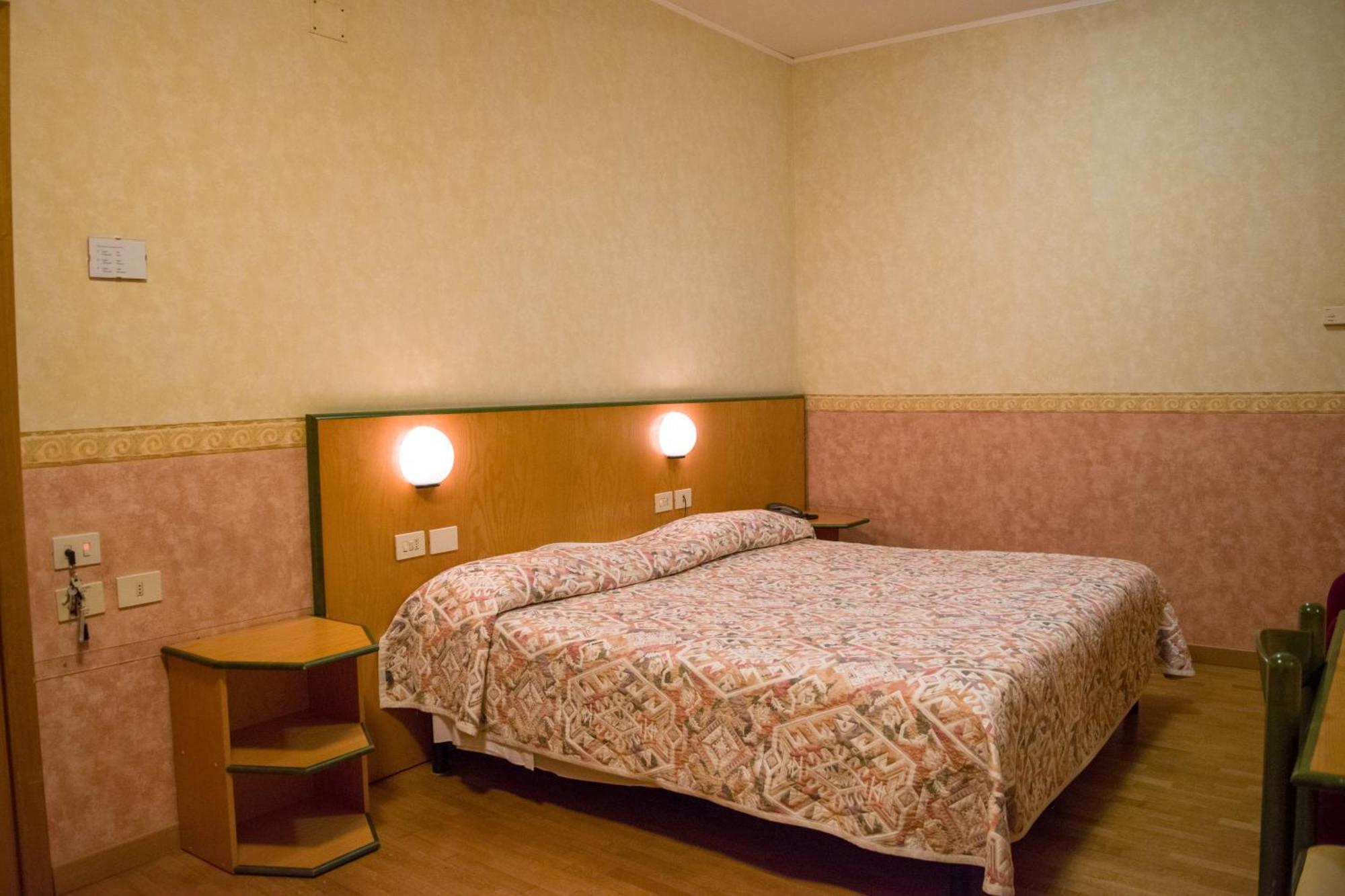 Economy Double Room,1542419887:JPEG