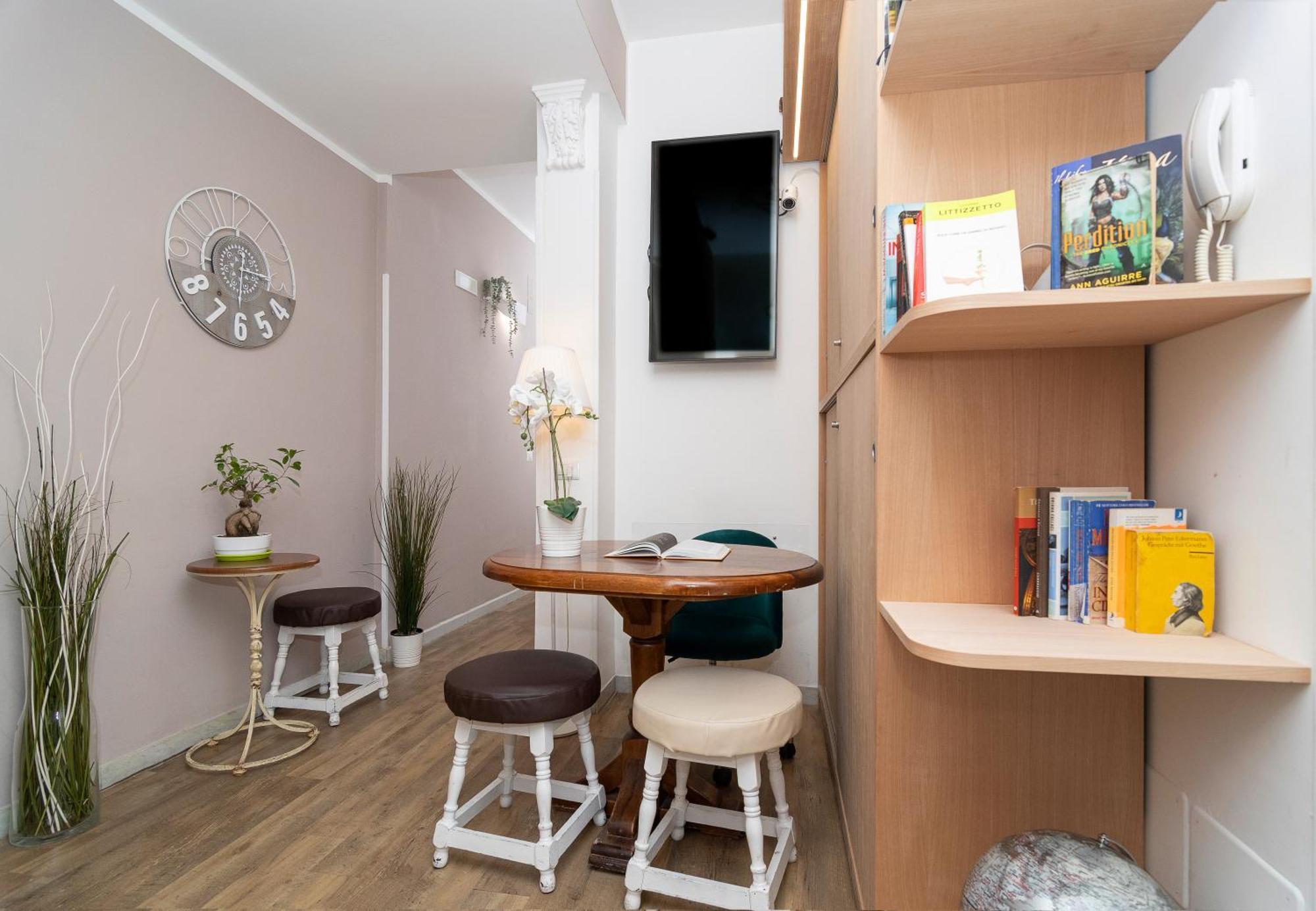 Single Room,1567051856:JPEG