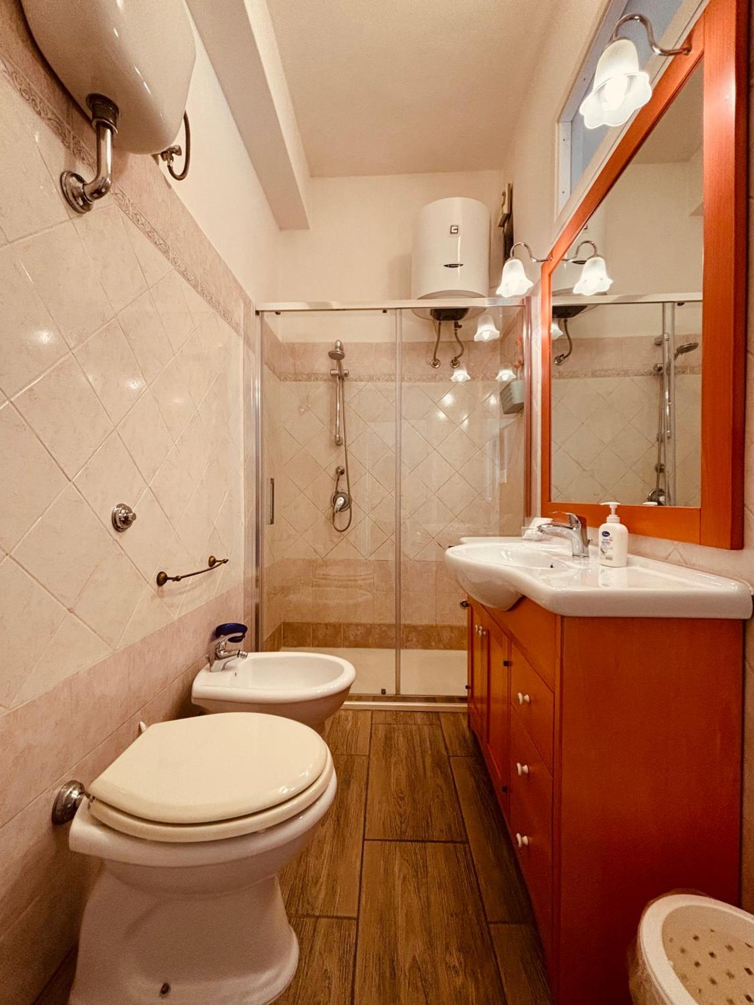 Double or Twin Room Private Bathroom