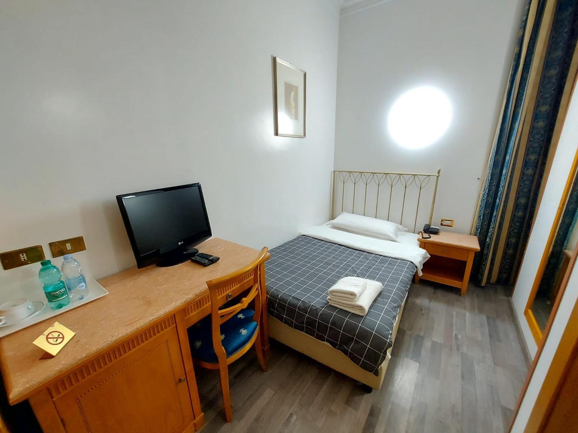 Superior King Room,1501086439:JPEG