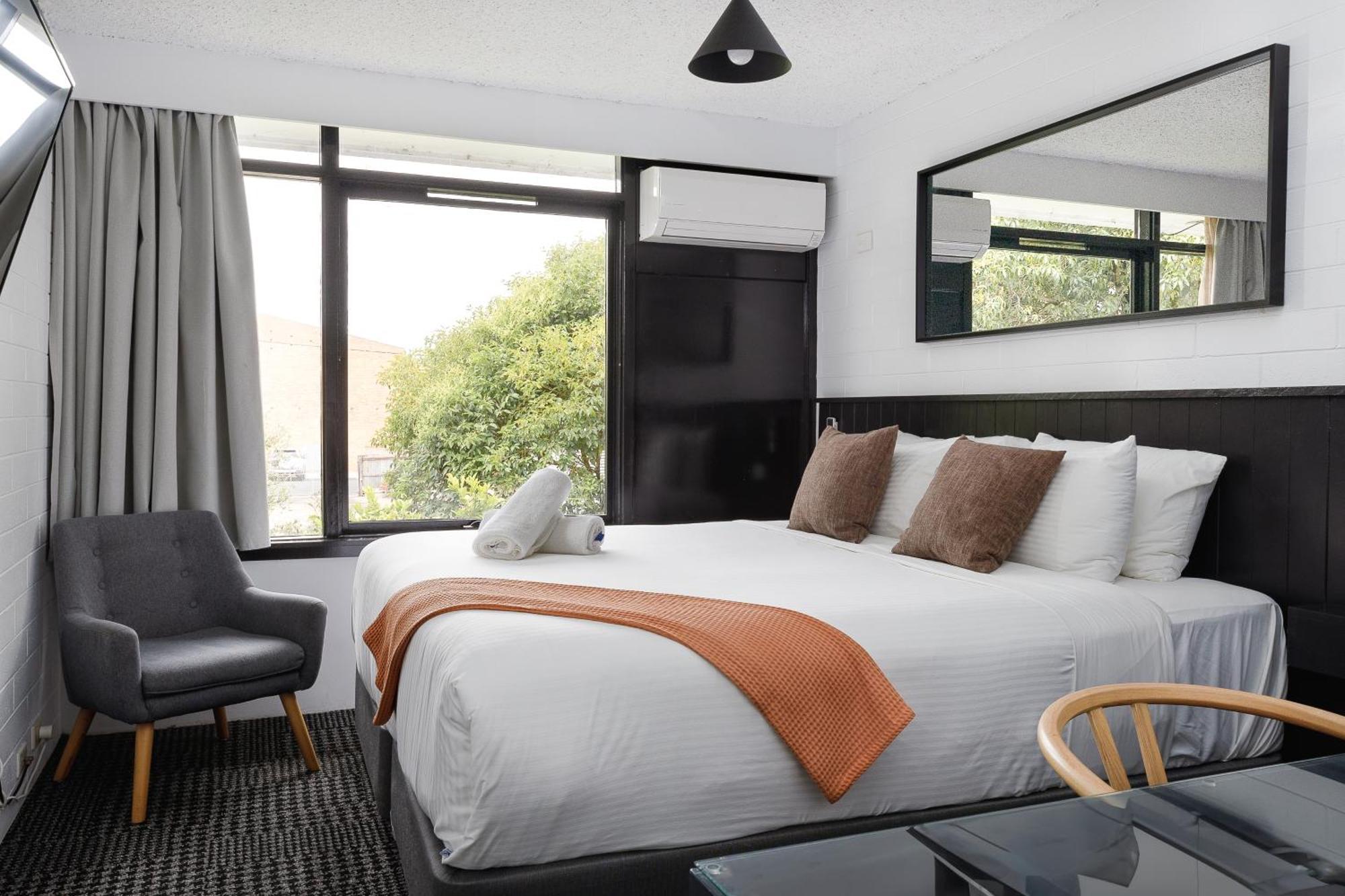 Three-Bedroom Apartment,1501244773:JPEG