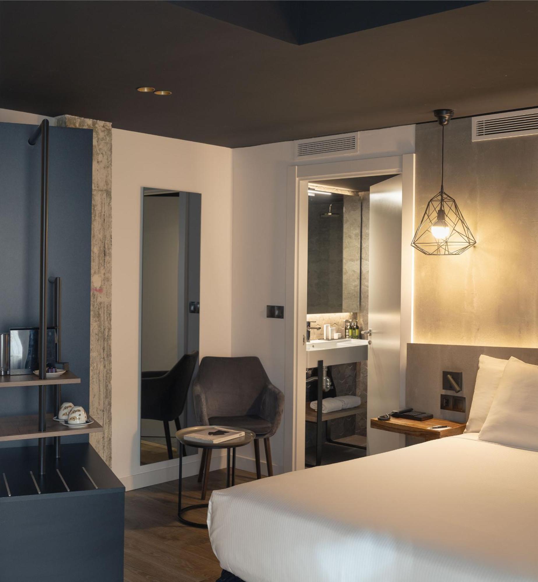 Double Room Street View