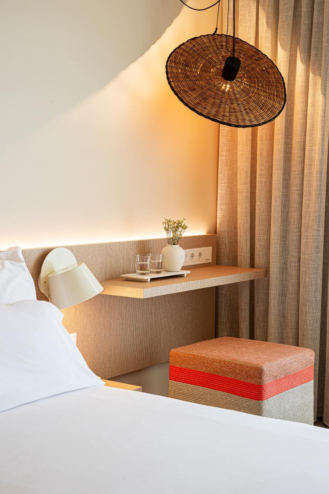 Premium Double Room with Sea View,1516378828:JPEG