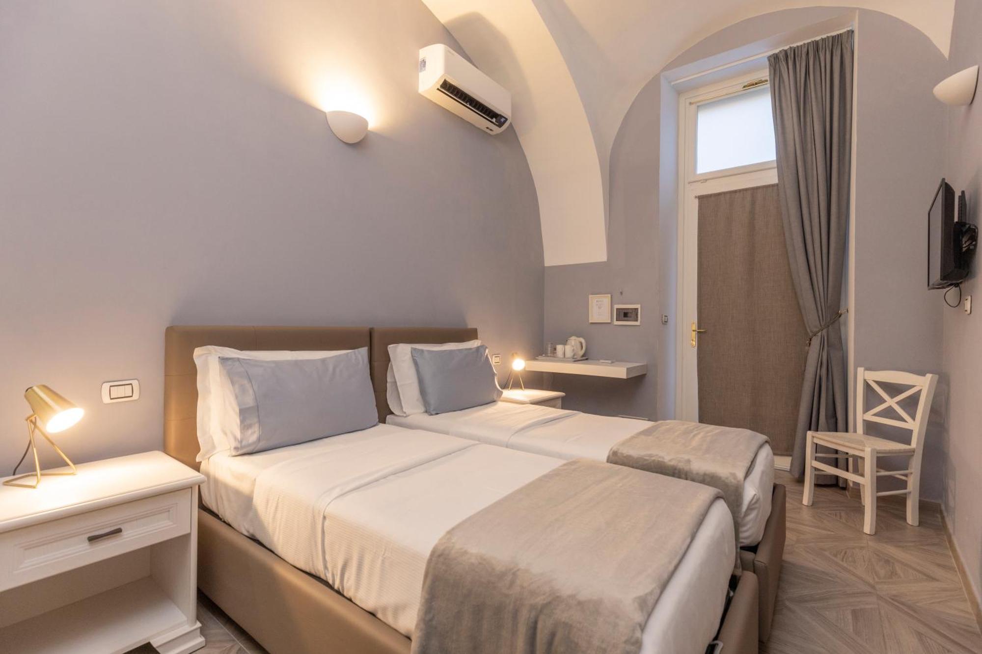 Camera Doppia con Letti Singoli con Bagno