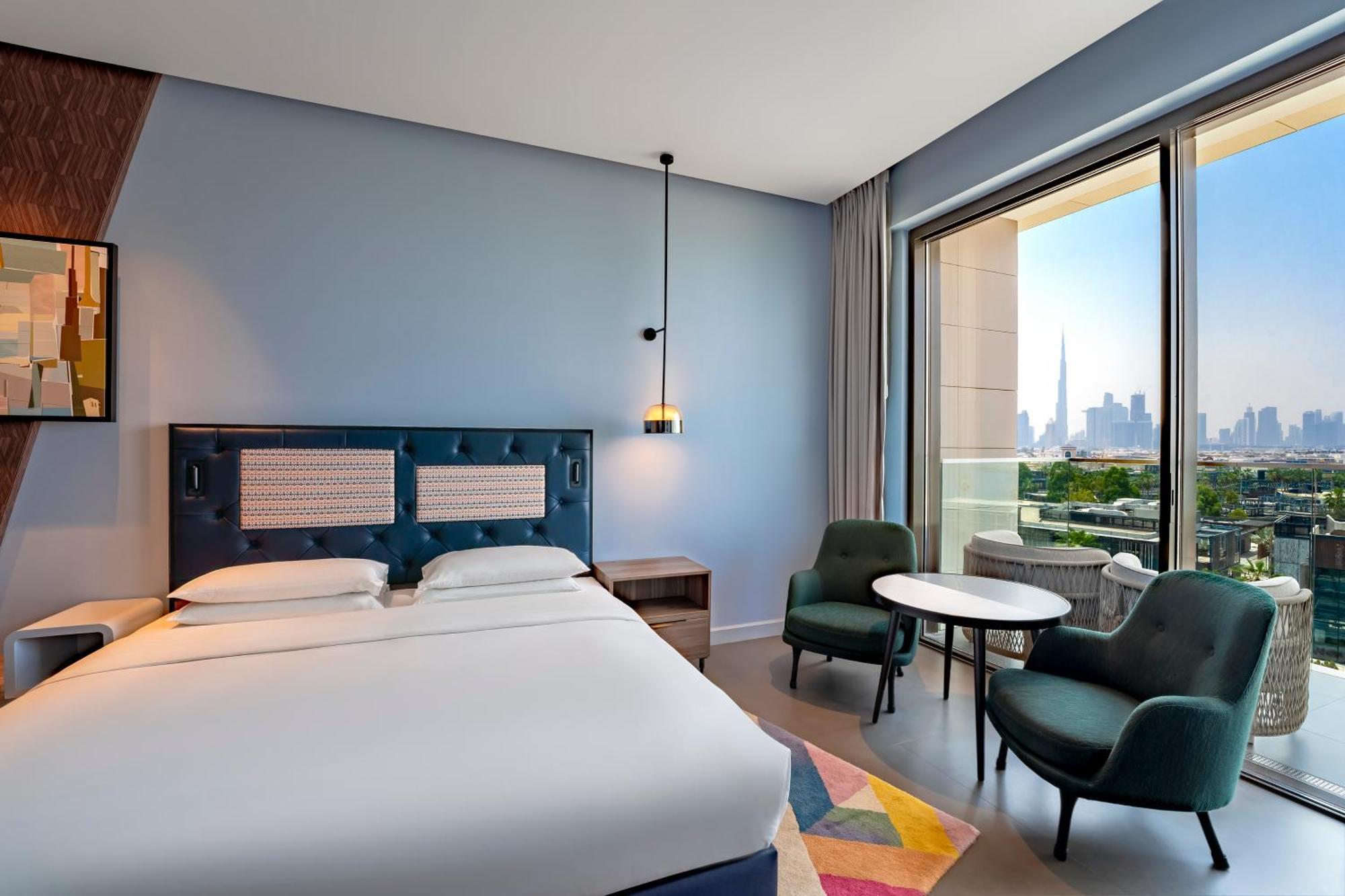King Room Balcony Skyline View Food & Soft Beverage