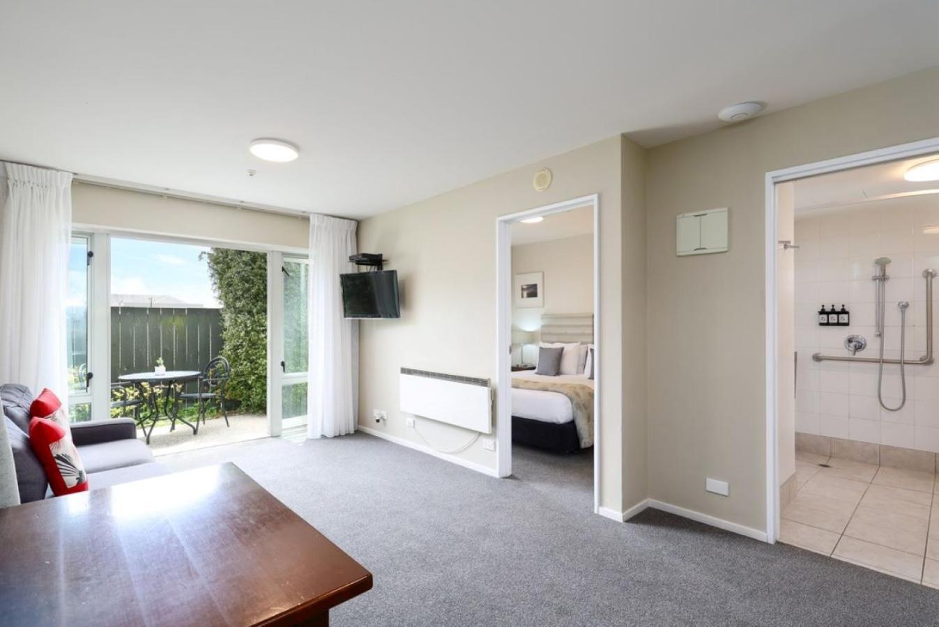 One-Bedroom Apartment,1521668611:JPEG