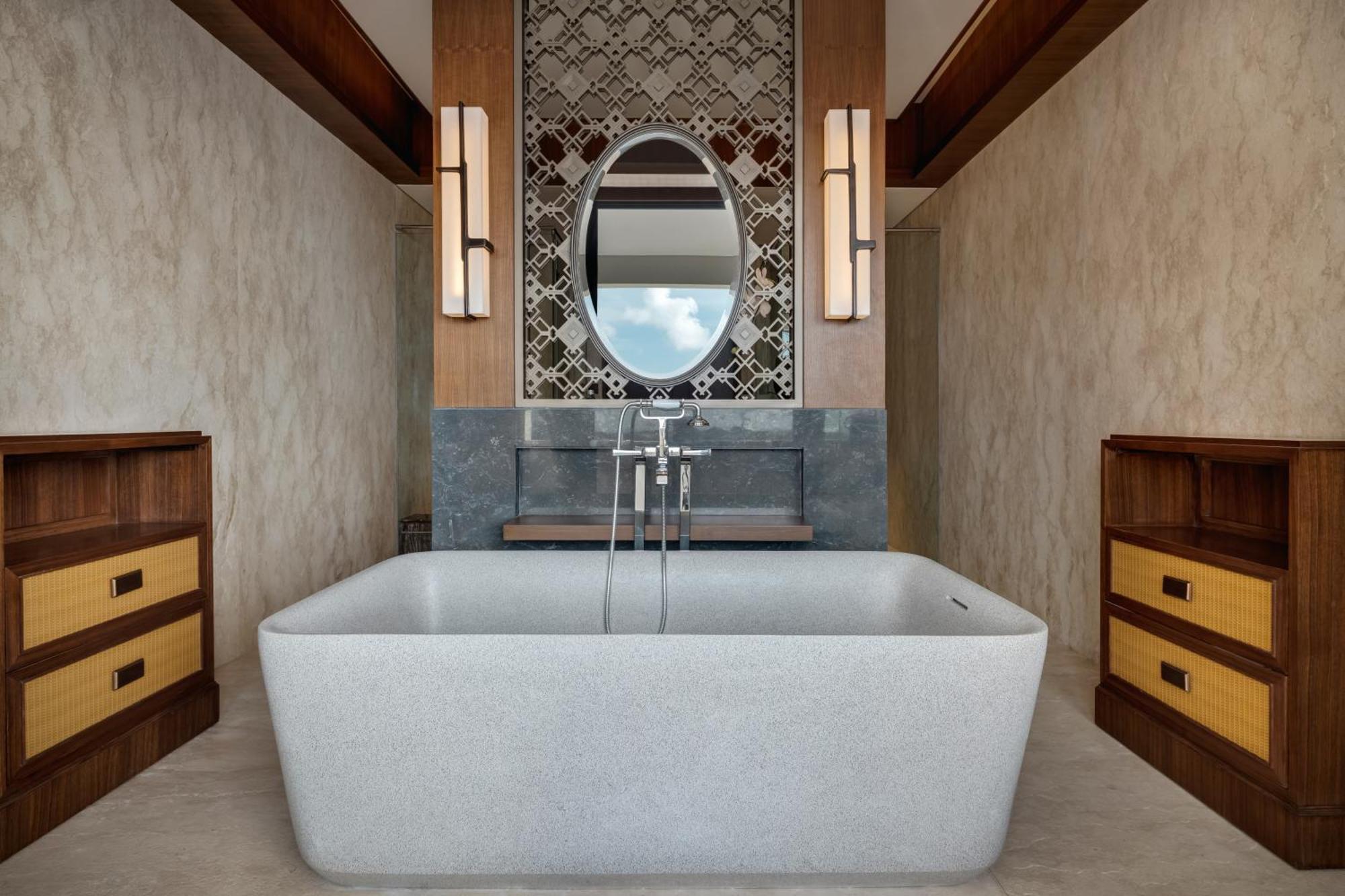 Deluxe Suite with Sea View