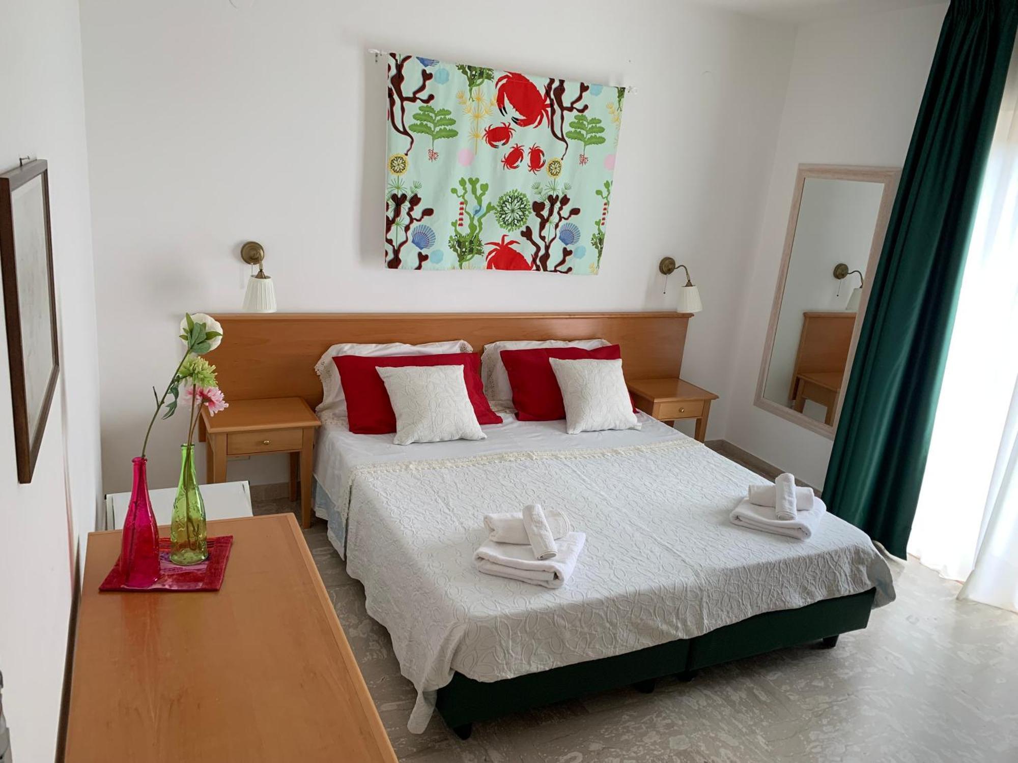 One-Bedroom Apartment and Sea View,1526960962:JPEG