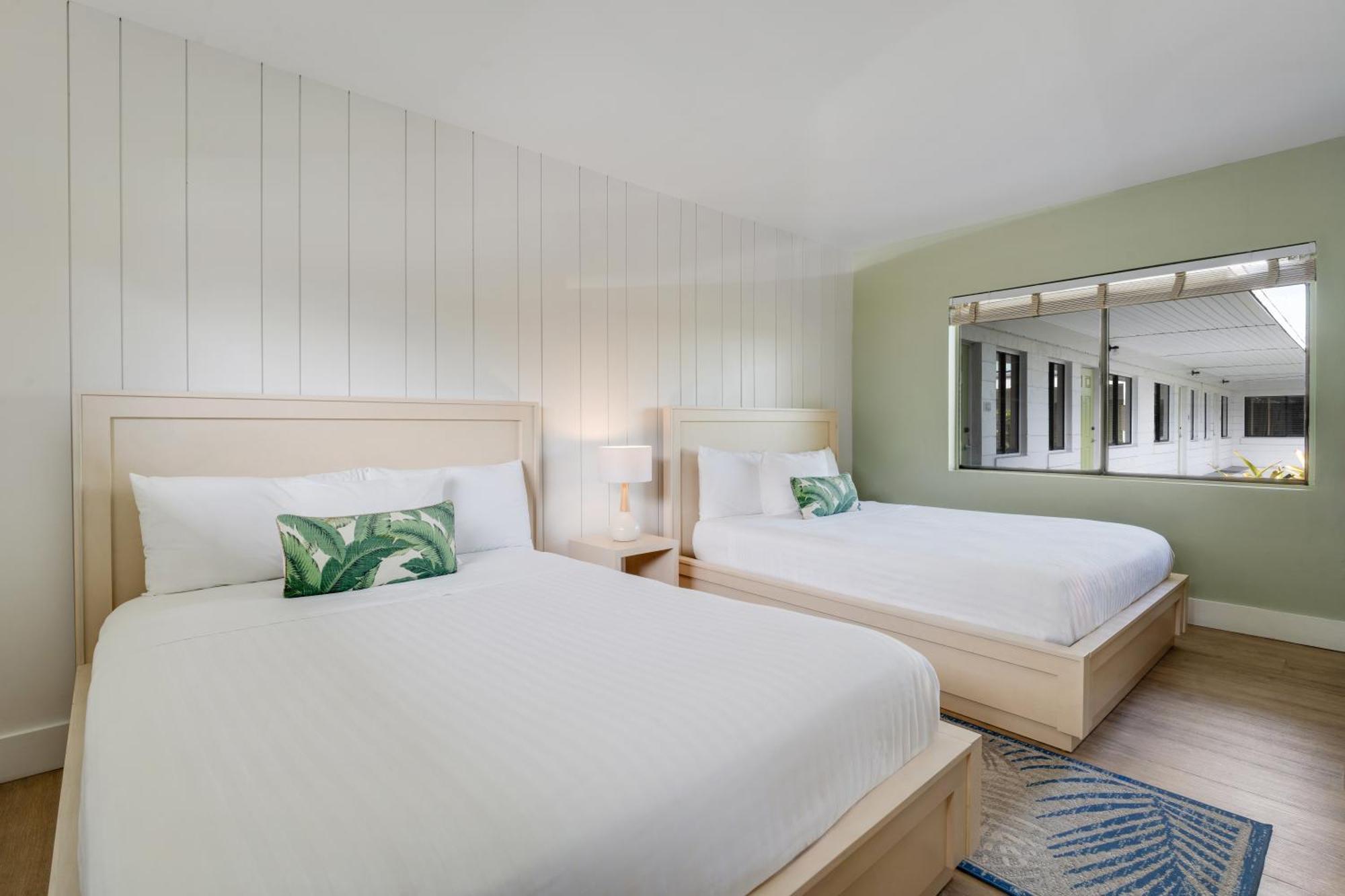 Deluxe Two Queen Suite,1528466035:JPEG