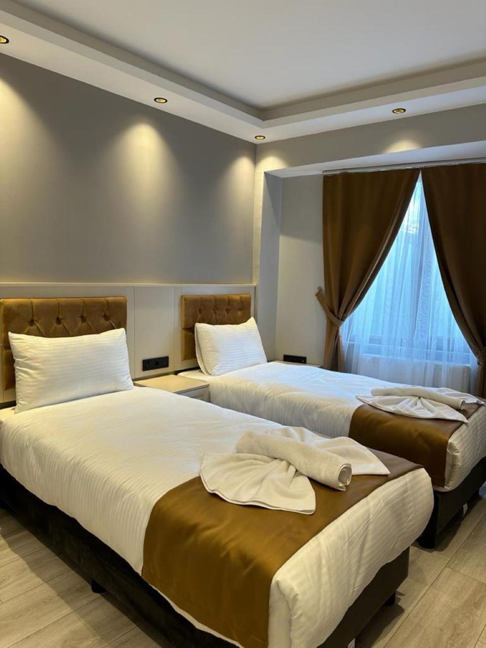 Standard Twin Room,1534125154:JPEG