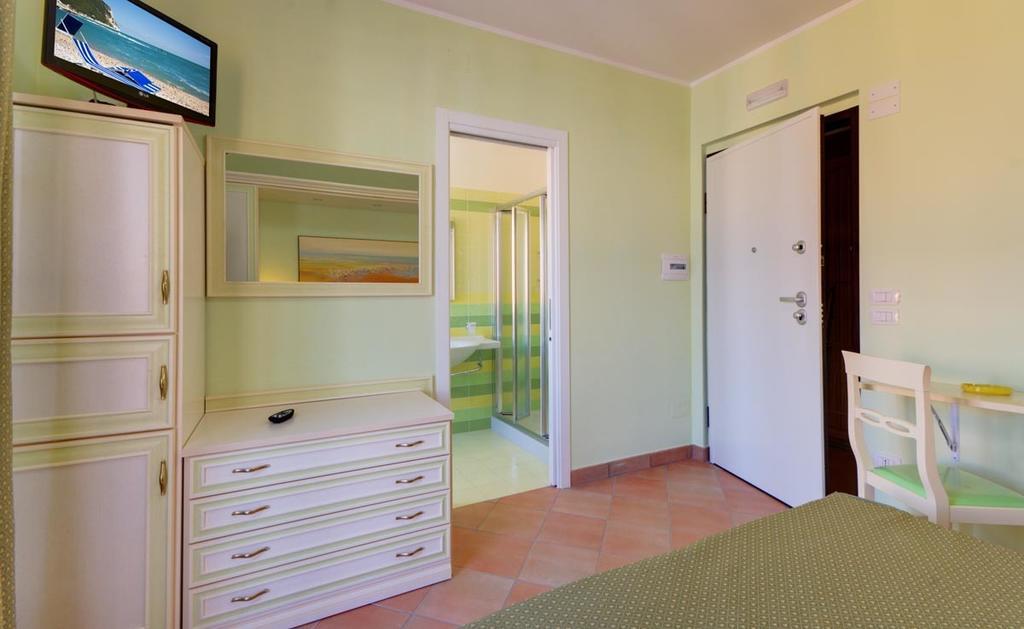 King Room with Balcony,162494985:JPEG