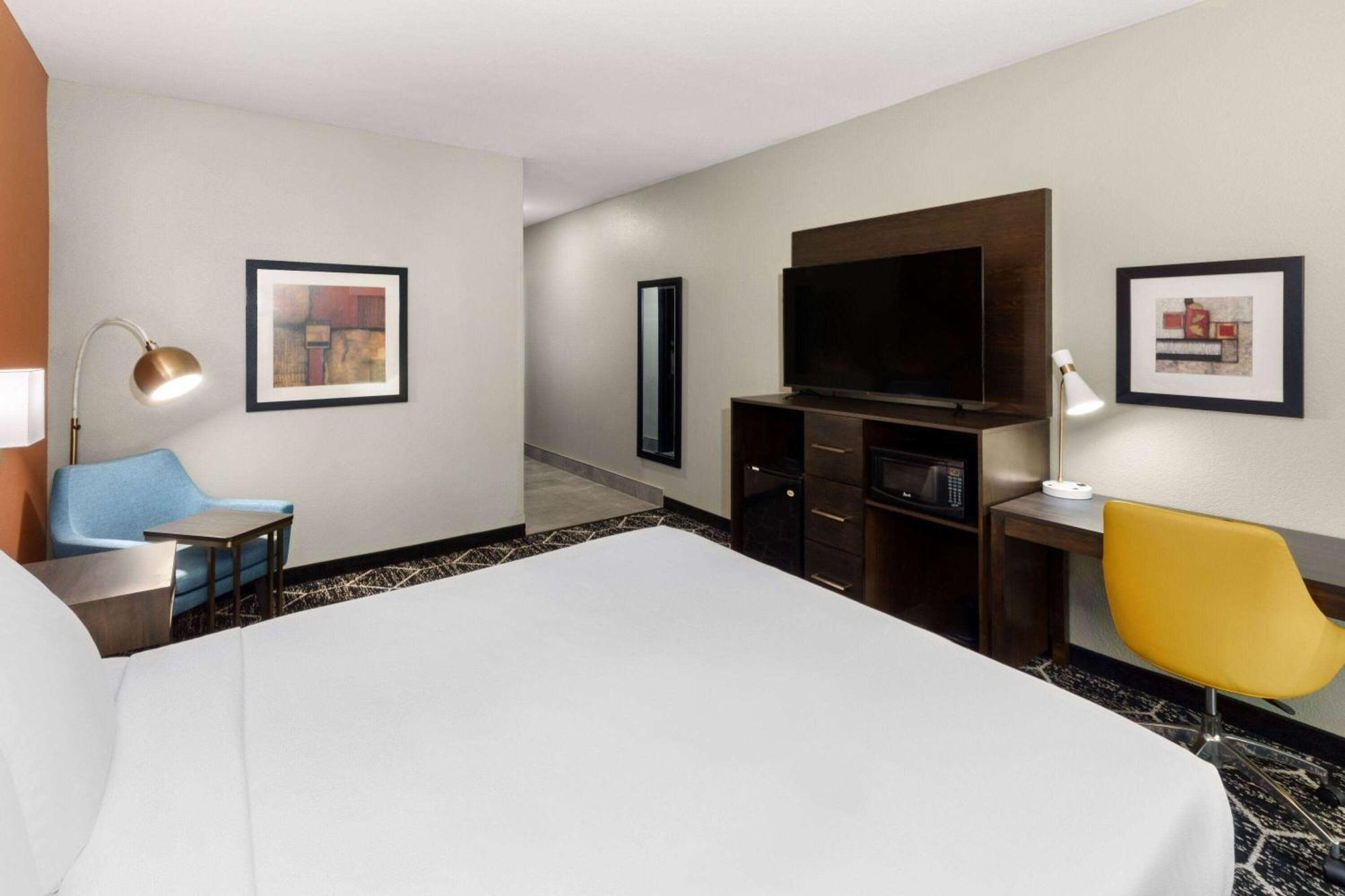King Room - Mobility Access/Non-Smoking