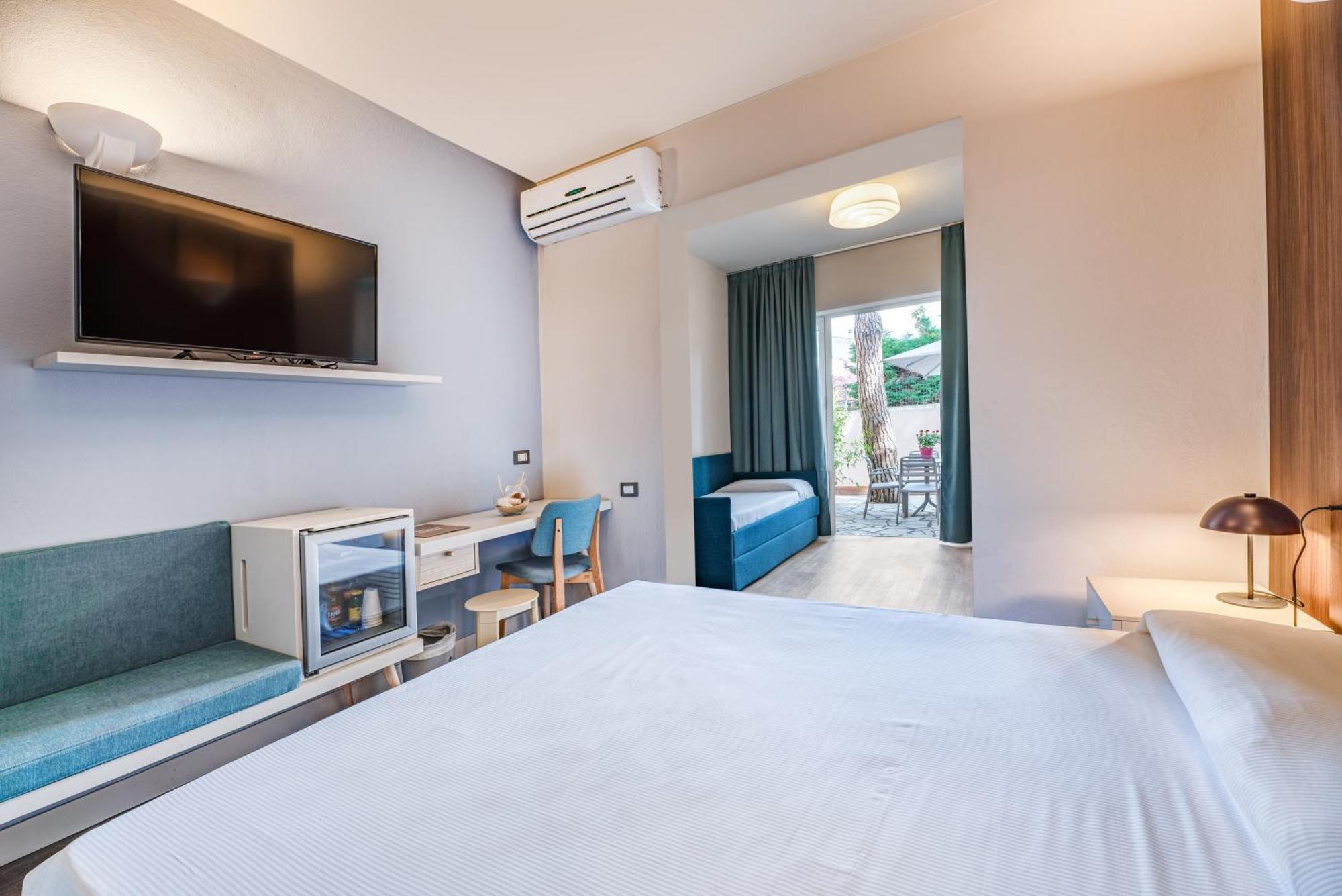 Quadruple Room,1552185376:JPEG