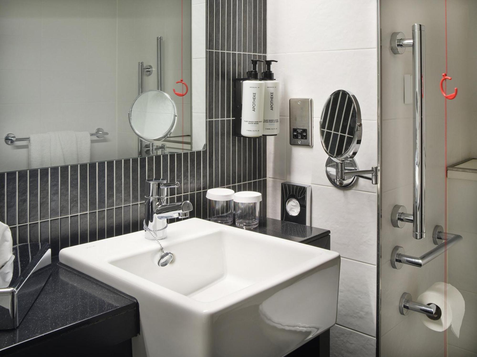 Standard Double Room Disability Access,1541681308:JPEG