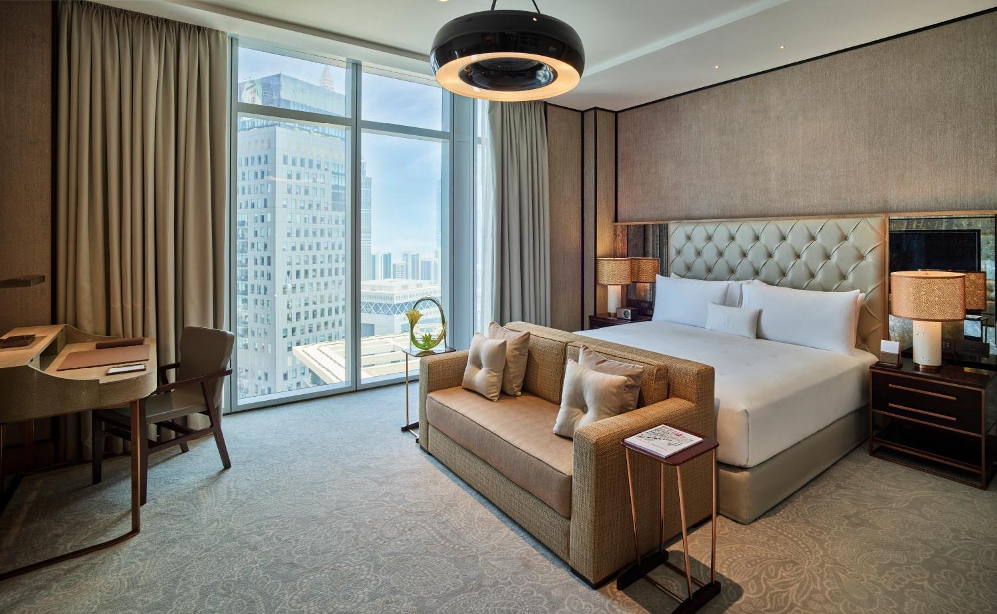 Deluxe King Room DIFC Skyline View