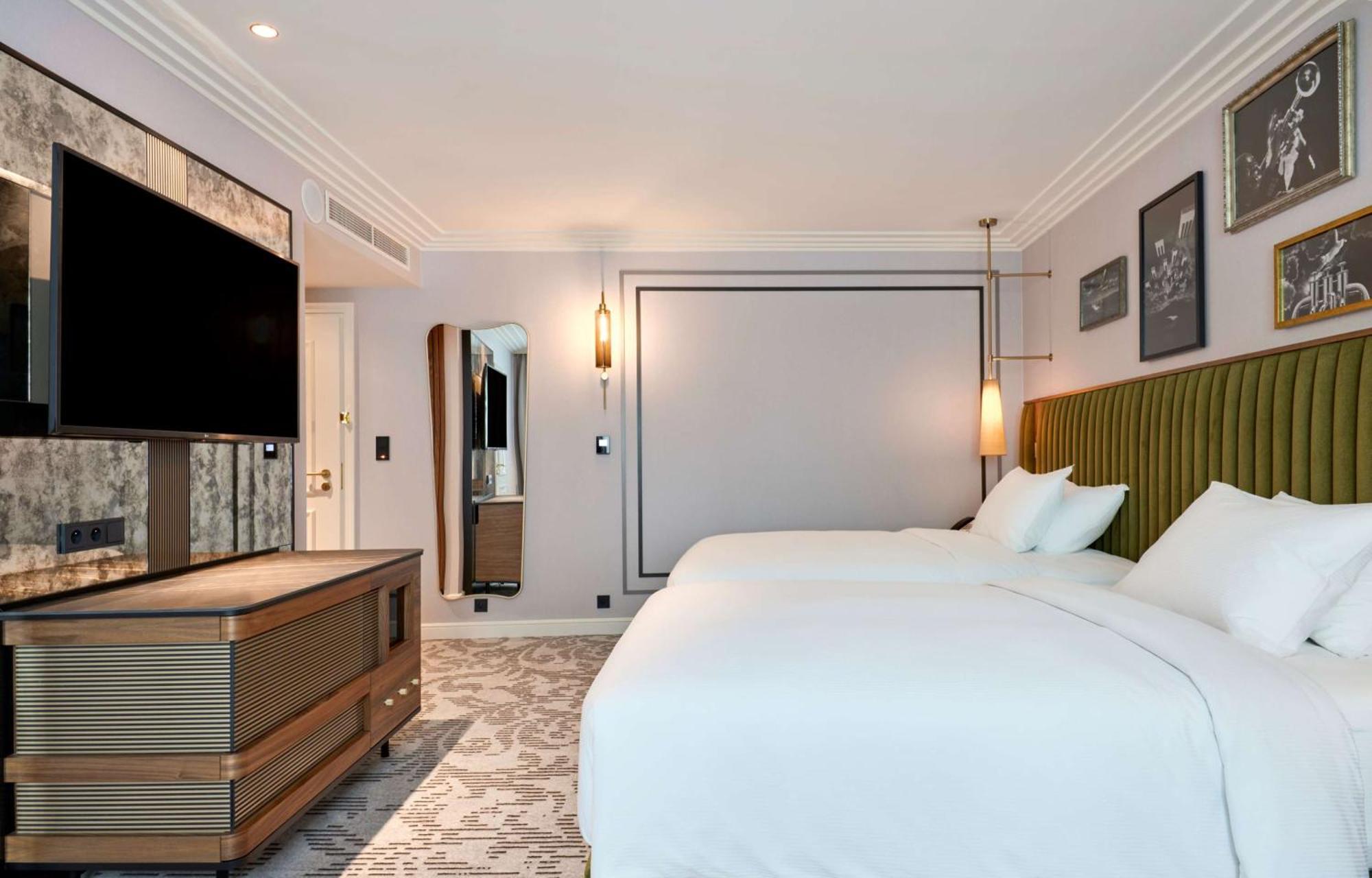 Deluxe Courtyard Double Room with Two Double Beds