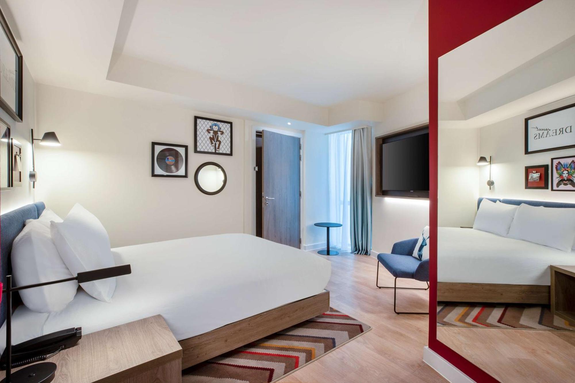 Queen Room - Accessible