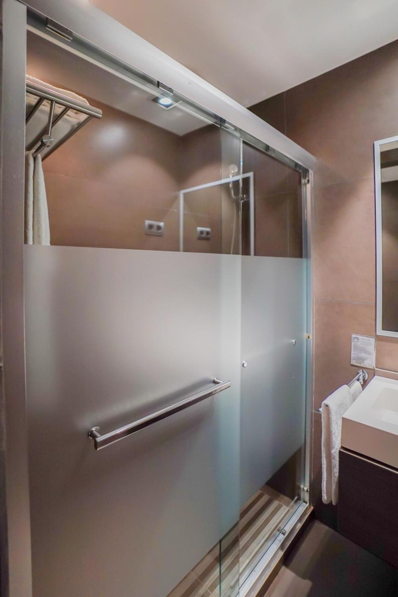 Double Room,1548203065:JPEG