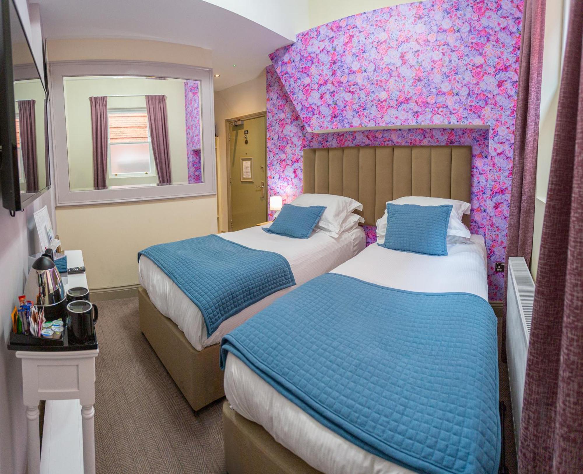 Chambre Lits Jumeaux avec Salle de Bains Privative
