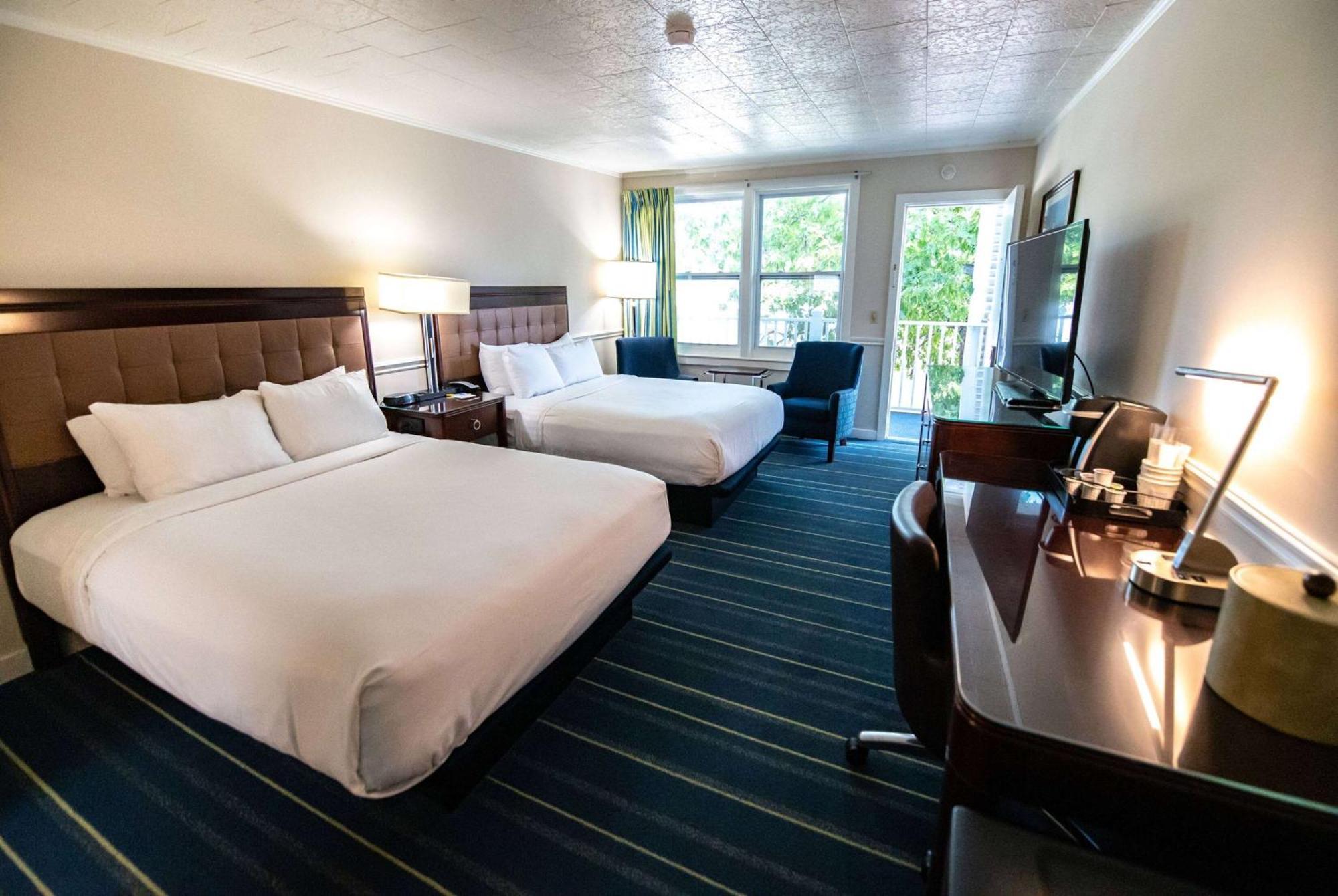 Double Room with Two Double Beds - Non-Smoking