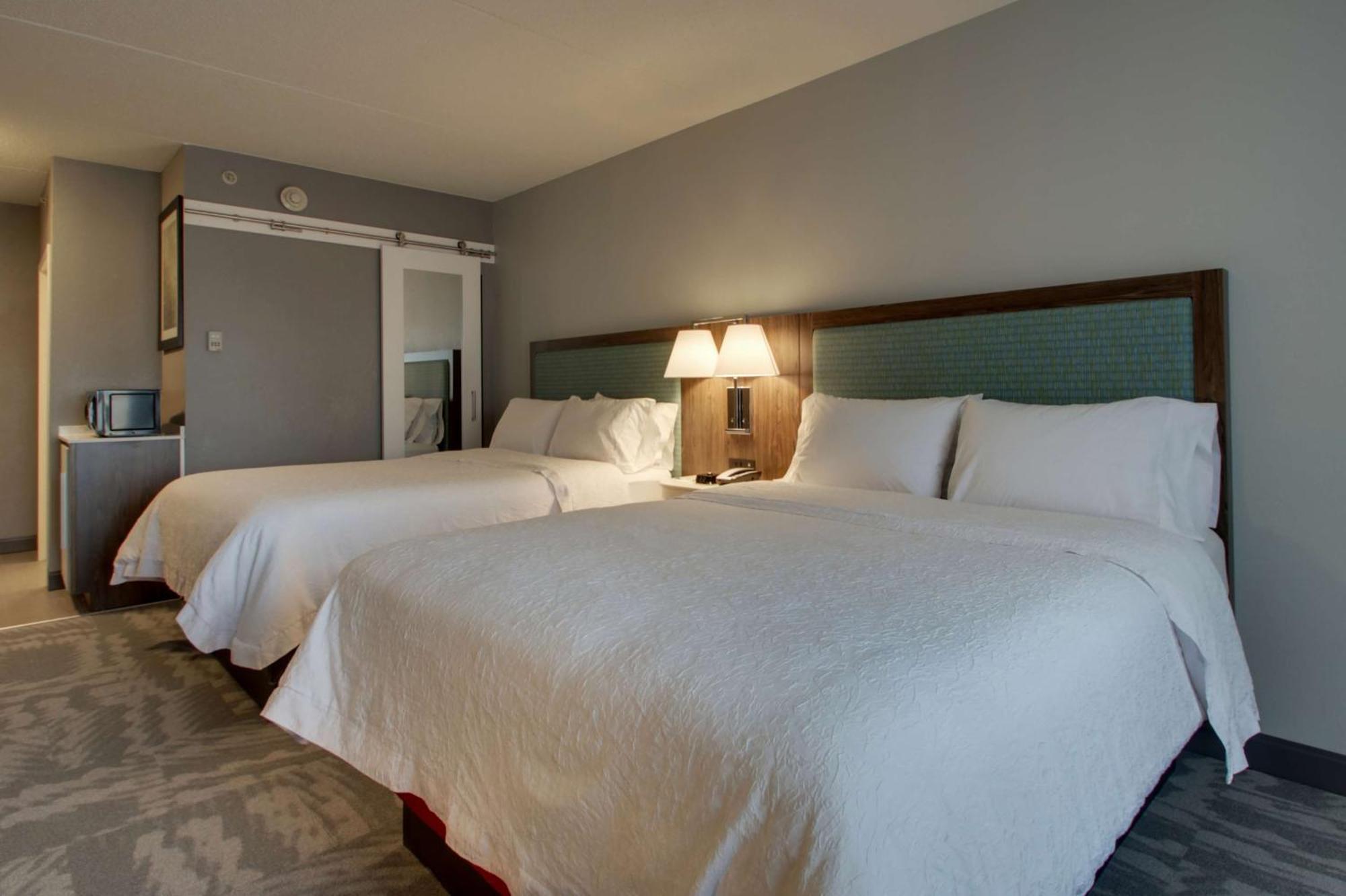 Room with Two Queen Beds - Non-Smoking