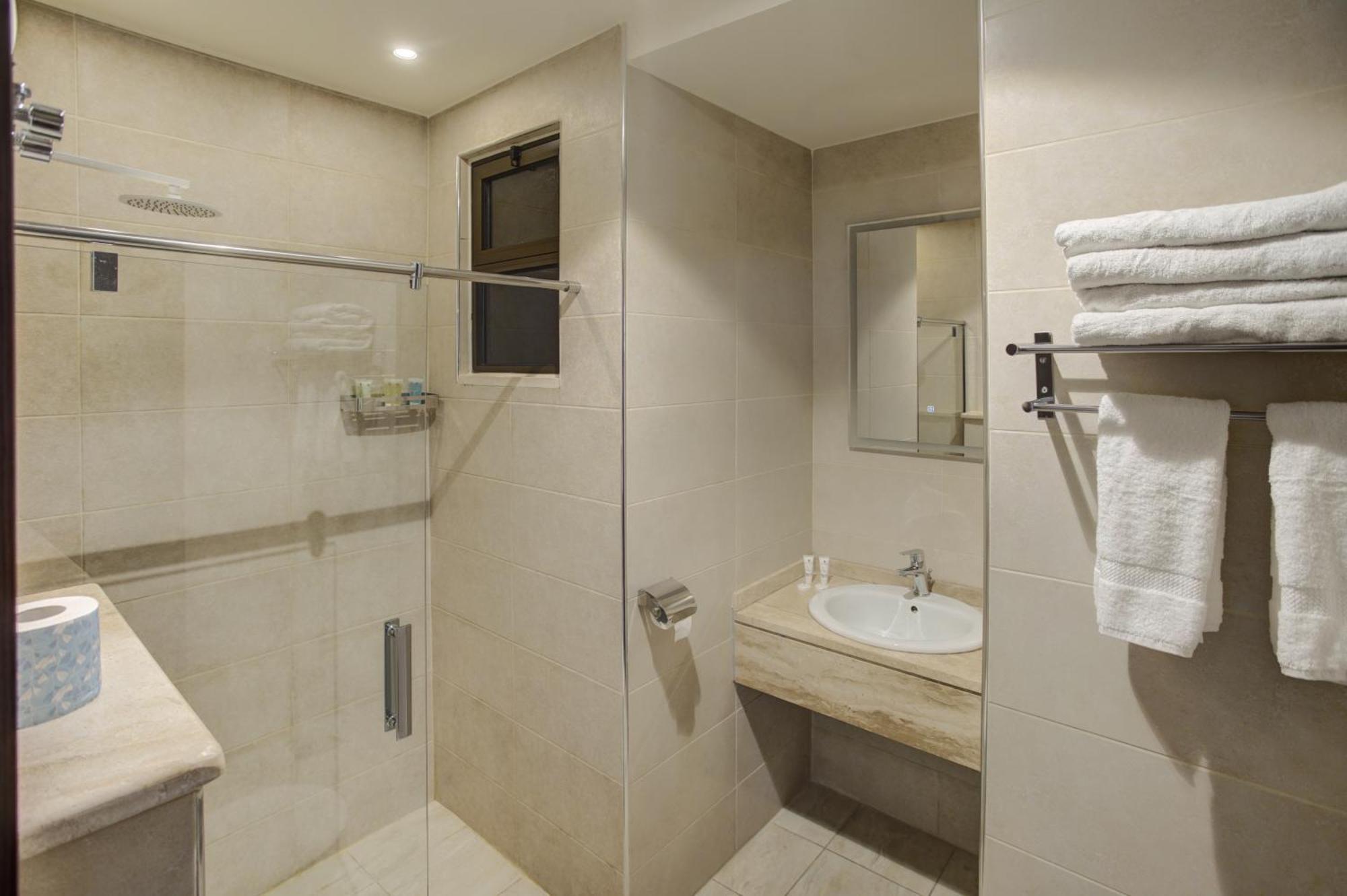 Standard Twin Room,1551310078:JPEG