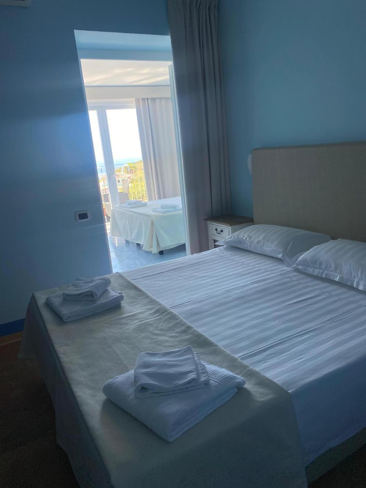 Classic Quadruple Room,1552223692:JPEG